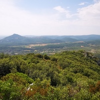 Photo de France - Le Cirque de Mourèze et le Lac du Salagou